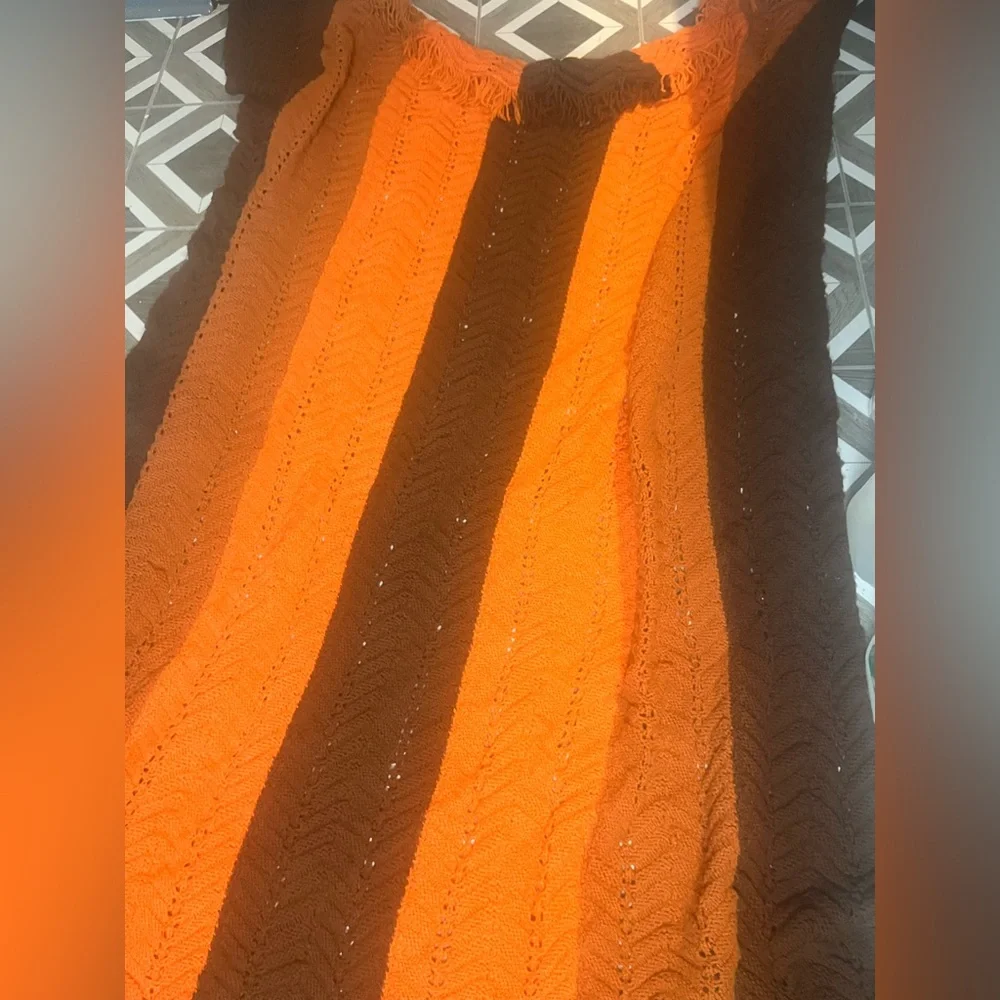 N/A orange brown